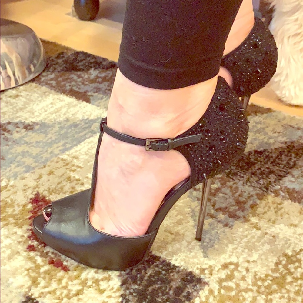 Sam Edelman heels with spikes and metal heel